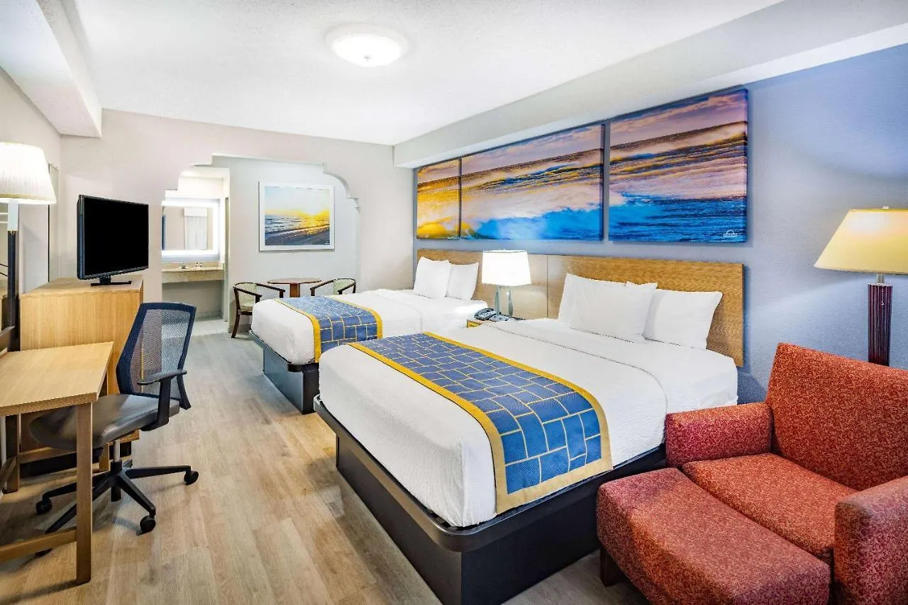 Days Inn & Suites By Wyndham Savannah Midtown