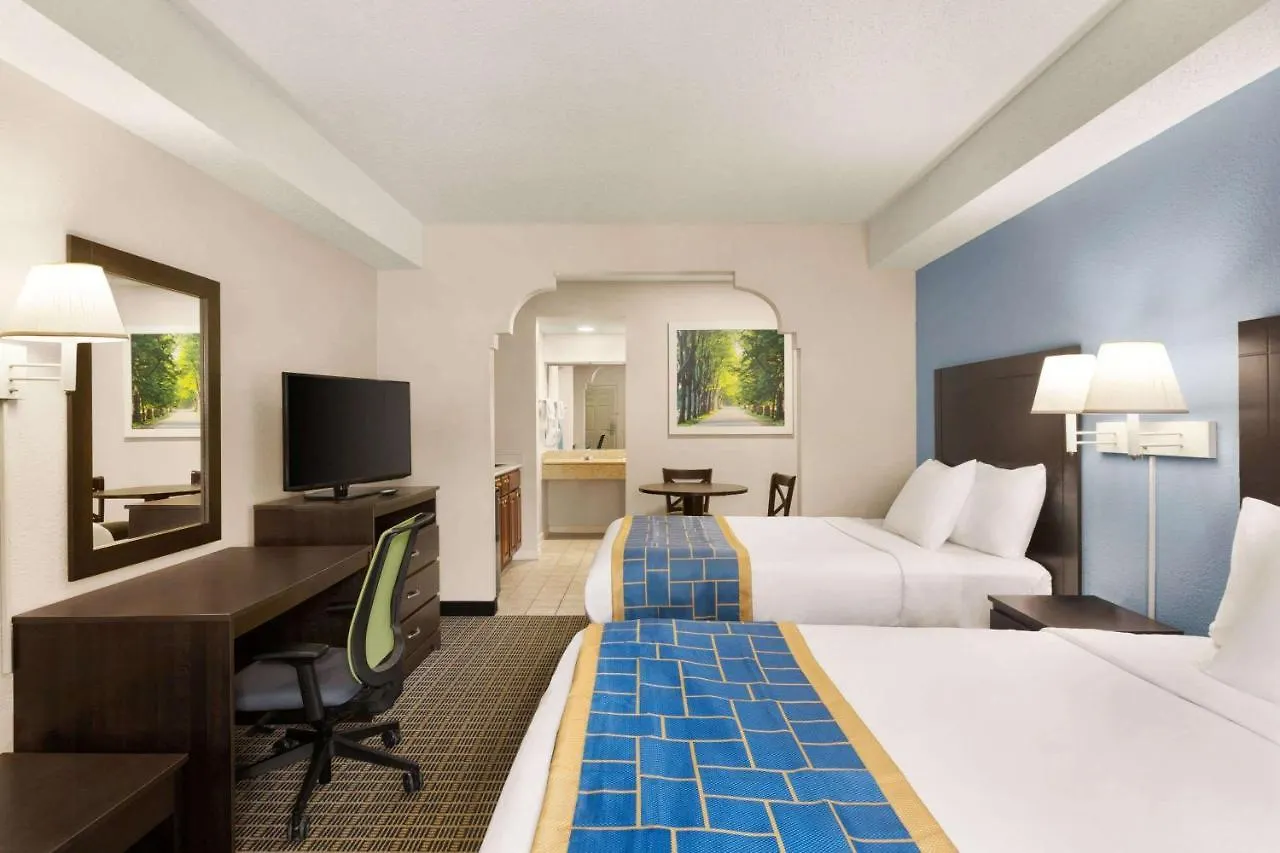 Days Inn & Suites By Wyndham Savannah Midtown 2*,  Estados Unidos