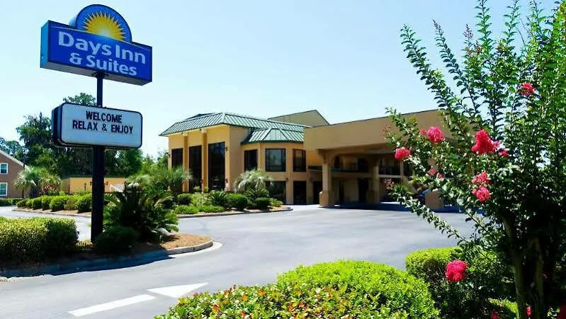 Days Inn & Suites By Wyndham Savannah Midtown 2*,  Estados Unidos